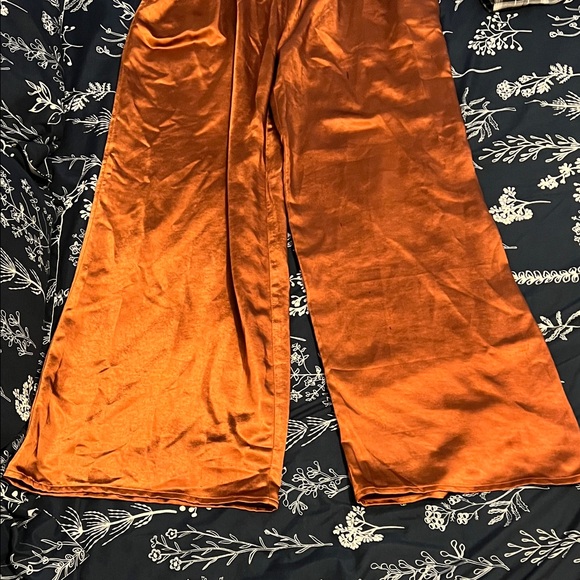Unique Vintage Aakaa Rust Satin Wide-Leg Pants - Picture 4 of 4